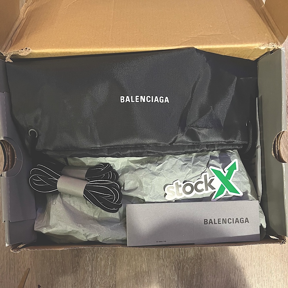 Balenciaga Triple Black SIZE 8